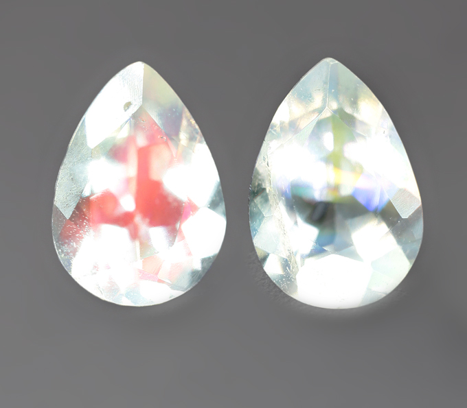 Пара ограненных лунных камней 1,28 карата