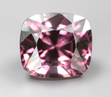 Розовато-пурпурная шпинель 1,62 карата 