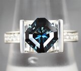 Кольцо с чистейшим синим London топазом авторской огранки 2,86 карата и лейкосапфирами