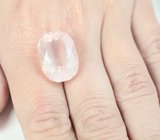 Чистейший крупный розовый кварц эффектной огранки 20,68 карата