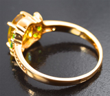 Золотое кольцо cо сфеном 1,35 карата и цаворитами гранатами