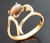 Золотое кольцо с уральским хризобериллом с эффектом кошачьего глаза 1,48 карата и чистейшим александритом Золото