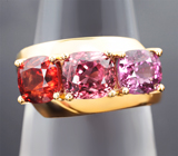 Золотое кольцо c красной, оранжевой, пурпурной шпинелями 4,17 карата и лейкосапфирами Золото