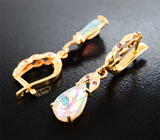 Золото серьги с яркими ограненными эфиопскими опалами 1,84 карата и родолитами гранатами Золото