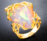 Золотое кольцо с крупным невероятно-ярким опалом 12,33 карата и бриллиантами