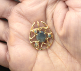 Двусторонний золотой кулон с крупным уральским александритом 1,87 карата, малыми уральскими александритами и бриллиантами Золото