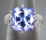 Роскошное золотое кольцо с чистейшим крупным танзанитом 7,75 карата и россыпью бриллиантов