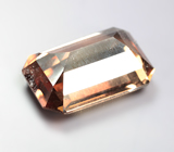 Оранжевато-желтый циркон высокой чистоты 3,4 карата