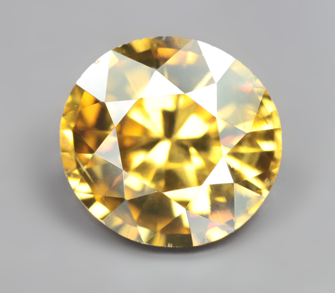 Чистейший ярко-желтый циркон 2,37 карата