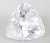 Брошь с цоизитами 2,19 карата и фенакитами 1,58 карата