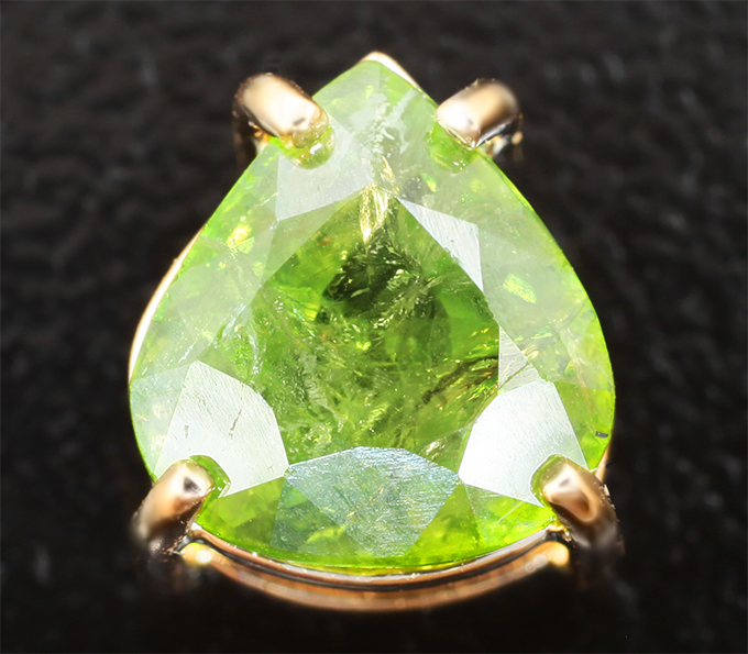 Кулон с цаворитом 2,25 карата