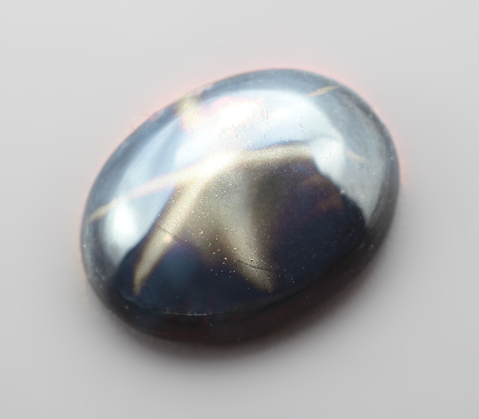 Звездчатый сапфир 2,25 карата