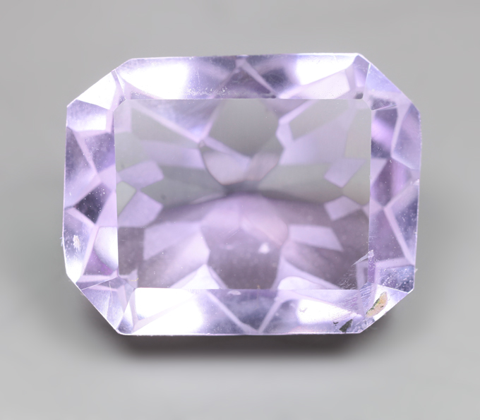 Аметист авторской огранки 8,24 карата