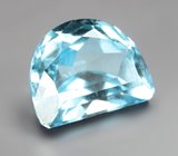 Чистейший топаз авторской огранки 3,89 карата 