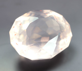 Чистейший крупный розовый кварц эффектной огранки 23,8 карата 