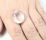 Чистейший крупный розовый кварц эффектной огранки 23,8 карата