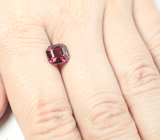 Умбалит гранат высокой чистоты 2,43 карата 