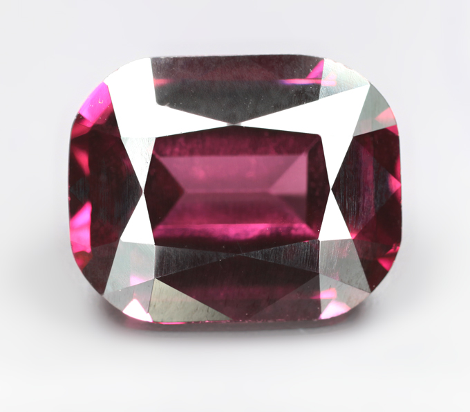 Чистейший умбалит гранат 3,88 карата