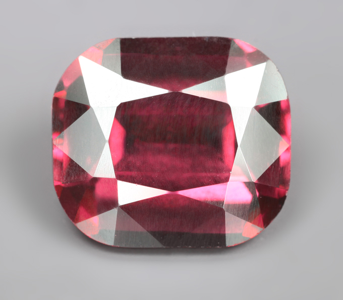 Чистейший умбалит гранат 3,49 карата