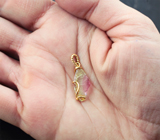 Золотой кулон с контрастным резным полихромным турмалином 2,1 карата Золото