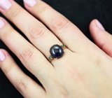 Золотое кольцо с крупным насыщенно-синим 7,36 карата и яркими полихромными сапфирами