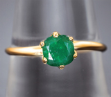 Классическое золотое кольцо с насыщенным уральским изумрудом 0,77 карата