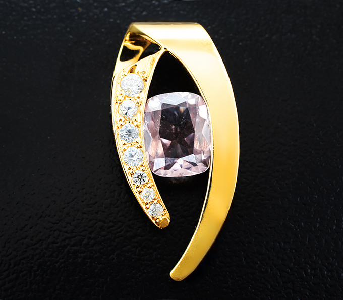 Золотой кулон с розовато-оранжевым 2,99 карата и бесцветными цирконами