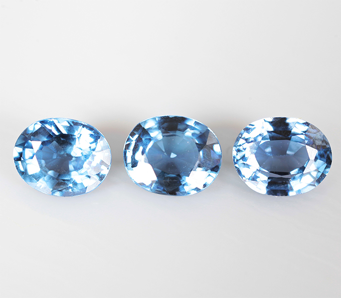 Брошь со шпинелями 4,04 карата Золото