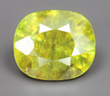 Желтовато-зеленый сфен 2,41 карата 