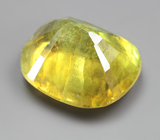 Желтовато-зеленый сфен 2,41 карата 