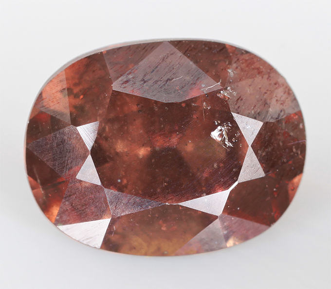 Гранат со сменой цвета 2,22 карата