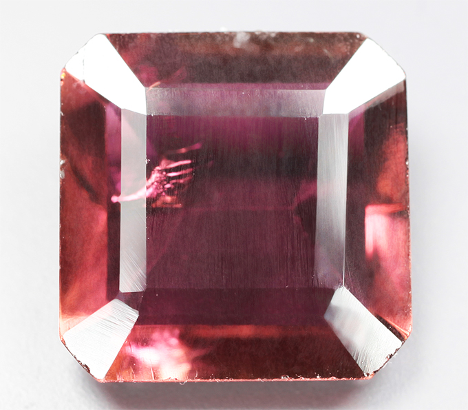 Рубеллит турмалин 4,16 карата