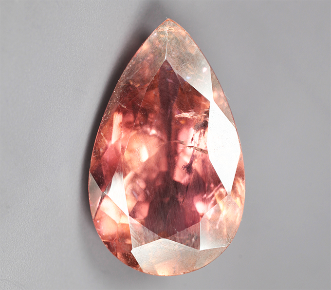 Крупный падпараджа турмалин 7,14 карата