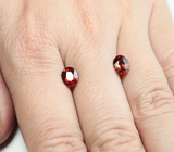 Пара оранжевато-красных цирконов  2,78 карата