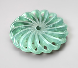 Крупный резной нефрит 18,66 карата