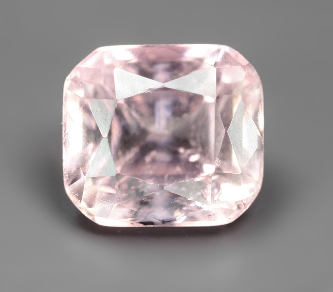 Нежно-розовый турмалин 1,83 карата
