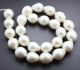 Набор из 25 крупных кремово-белых морских жемчужин барокко на нити 499,55 карата 
