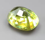 Желтовато-зеленый сфен 1,59 карата 