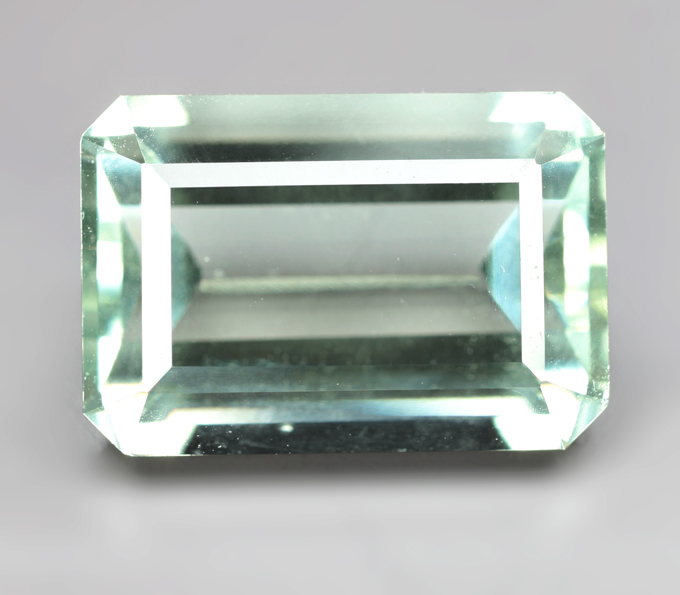 Платиново-зеленый аметист высокой чистоты 8,75 карата