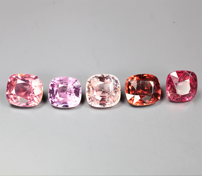 Набор из 5 разноцветных шпинелей 3,83 карата