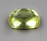 Желтовато-зеленый сфен 1,03 карата 