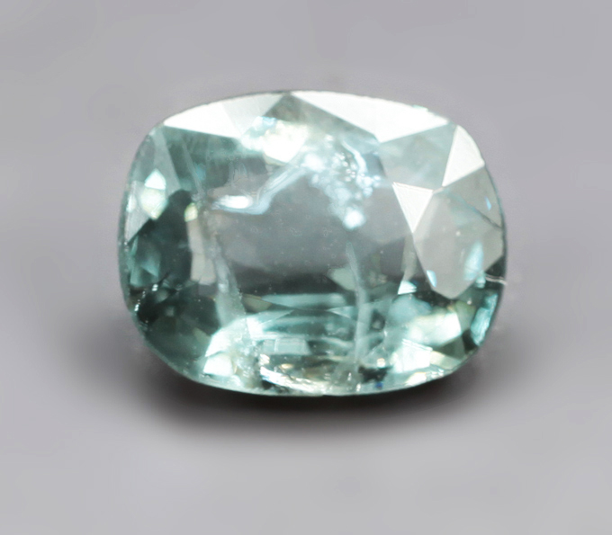 Шпинель цвета морской волны 1,29 карата
