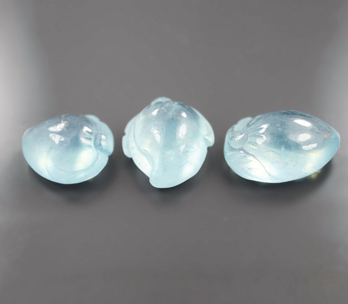 Набор из 3 резных аквамаринов 18,05 карата