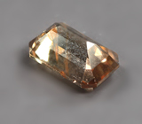 Оранжевато-желтый циркон 2,68 карата 