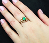 Золотое кольцо с невероятно-ярким уральским изумрудом 0,57 карата