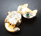 Кулон с бесцветным муассанитом топовой огранки 5,01 карата и цаворитами