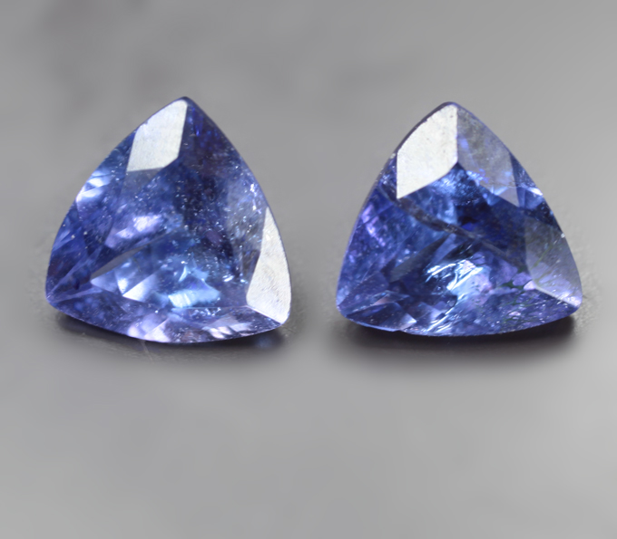 Пара танзанитов 2,66 карата