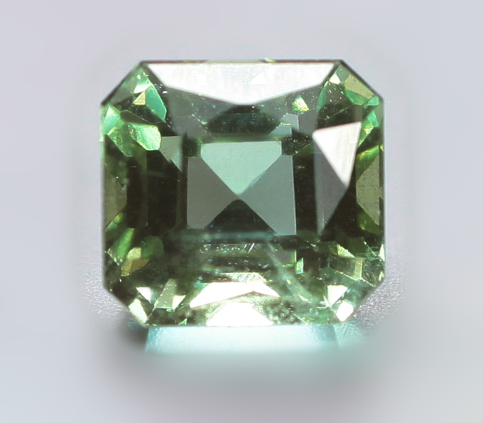 Неоново-зеленый апатит 2,71 карата