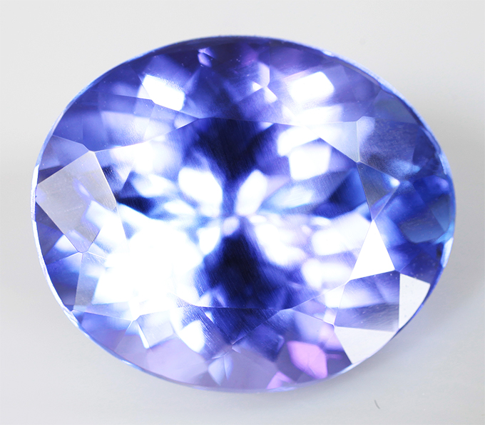 Чистейший танзанит 5,46 карата