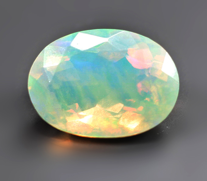 Ограненный эфиопский опал 1,66 карата